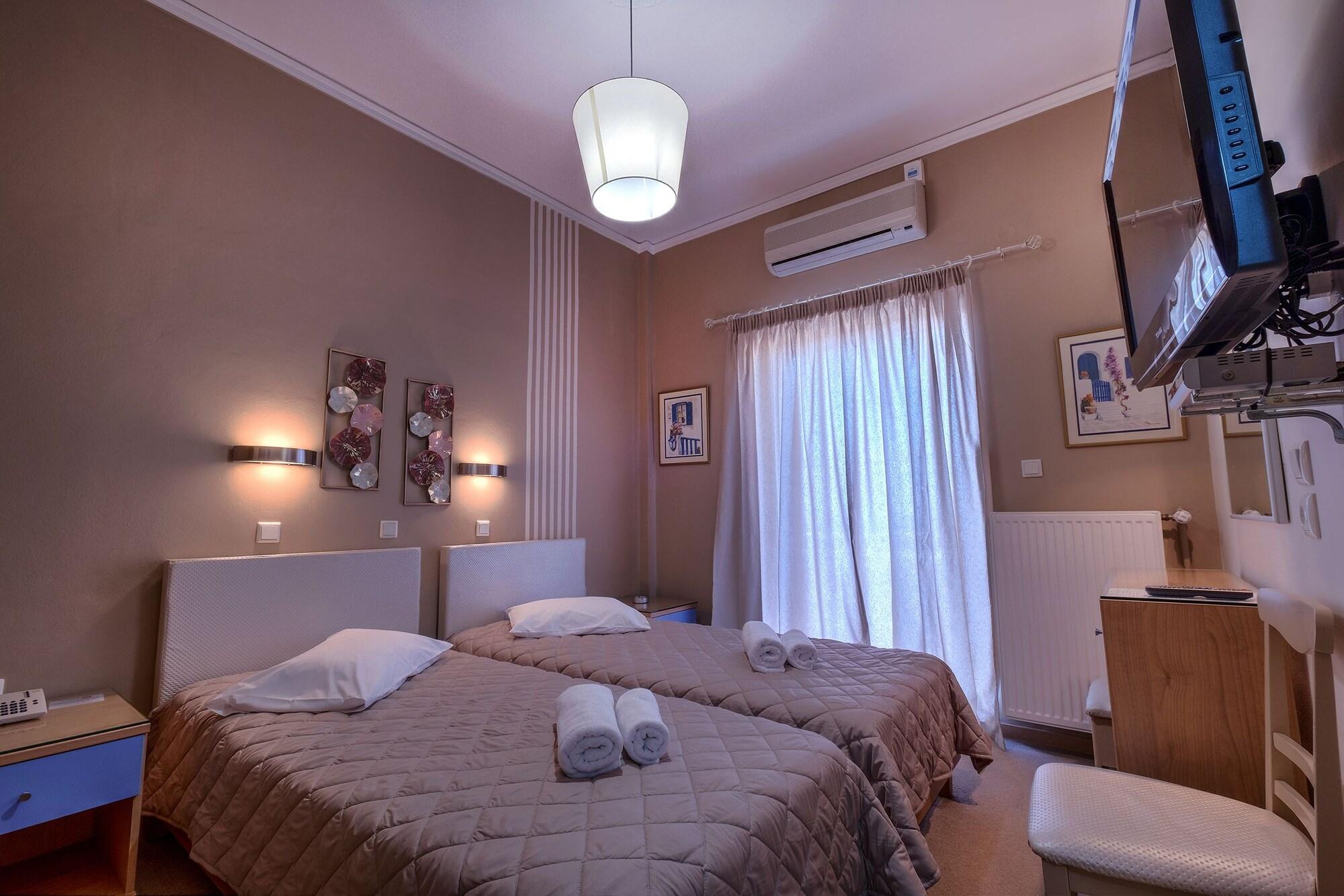 Hotel Taxiarhis Loutra Killinis Exterior photo